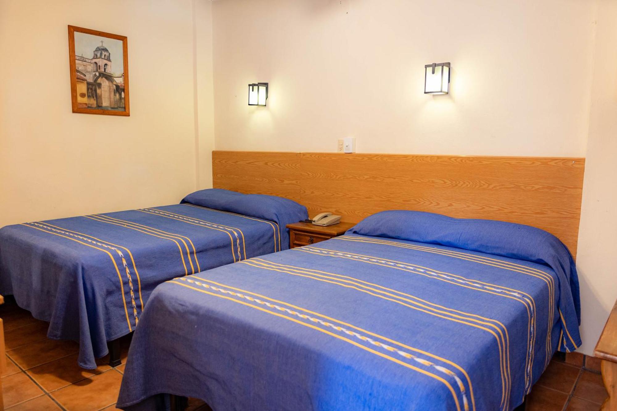 Hotel El Carmen, Морелия Экстерьер фото